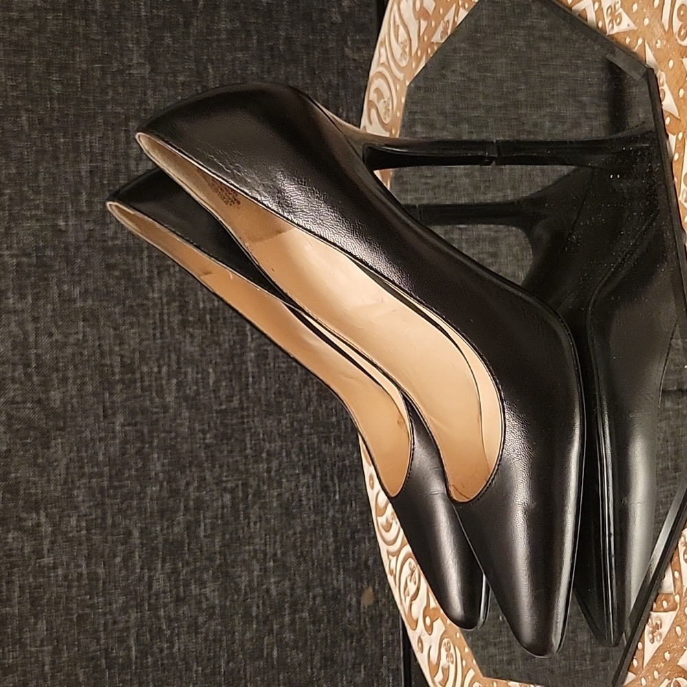 Nine West| Black Leather Heels Size 9